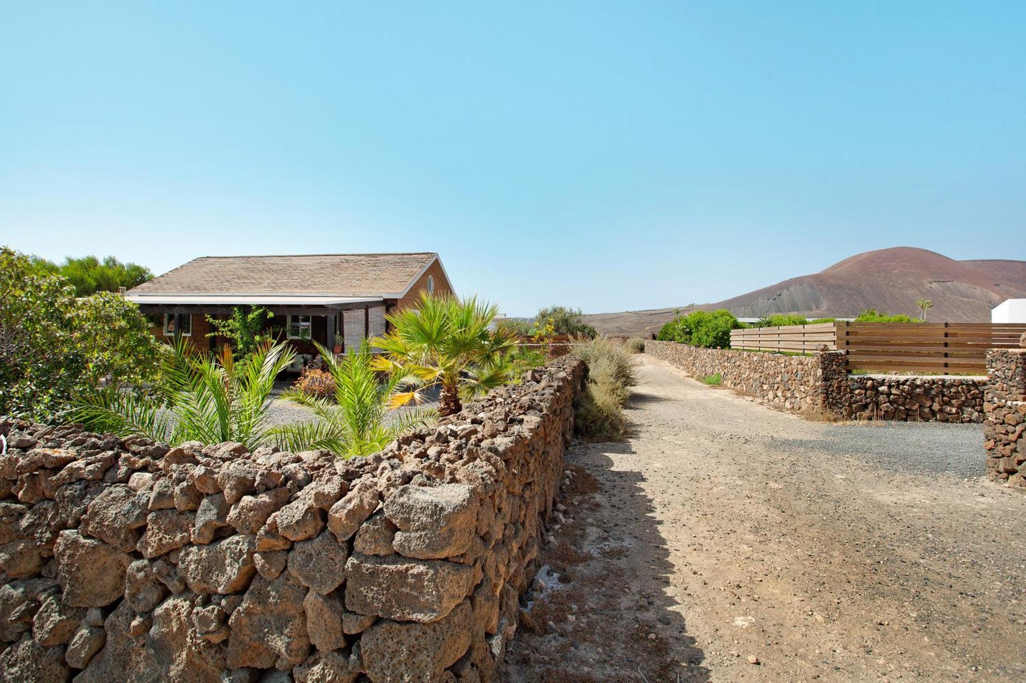 Casa Al Volcan De Lajares Exterior photo